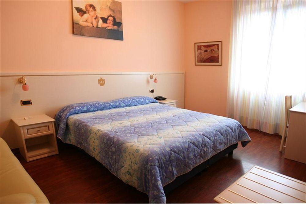 Hotel I Duchi Camerino Exterior foto